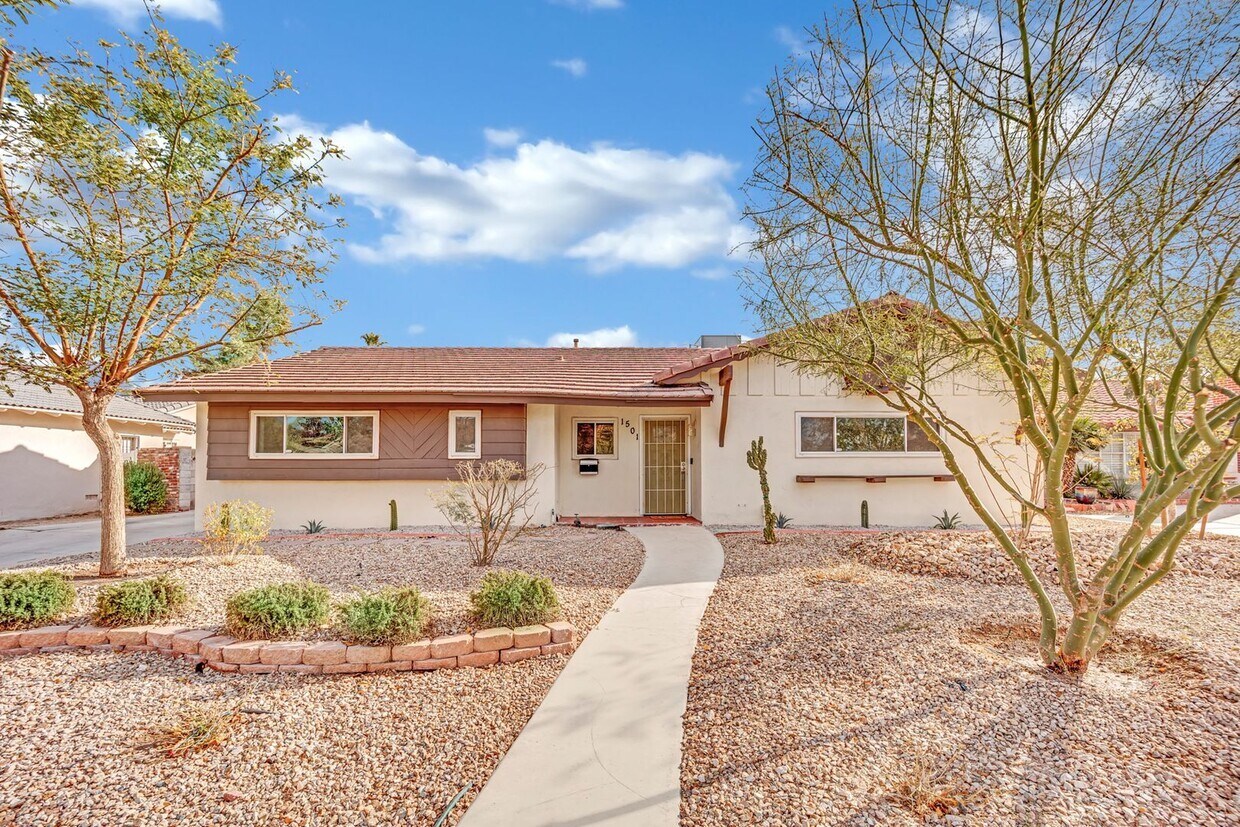 Foto principal - Mid-Century Modern Gem in Historic McNeil ...