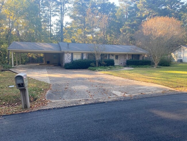 Building Photo - ** Charming 3 Bedroom/2 Bath Blanchard Home **