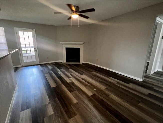 Foto del edificio - 4355 Perkinshire Ln