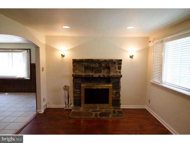 Building Photo - 3139 Methacton Ave