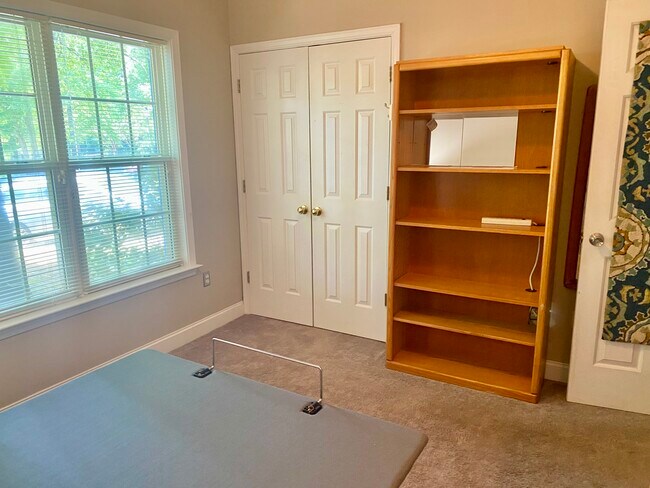 Foto del edificio - 6527 White Pine Ln
