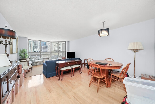 Building Photo - 405 N Wabash Ave