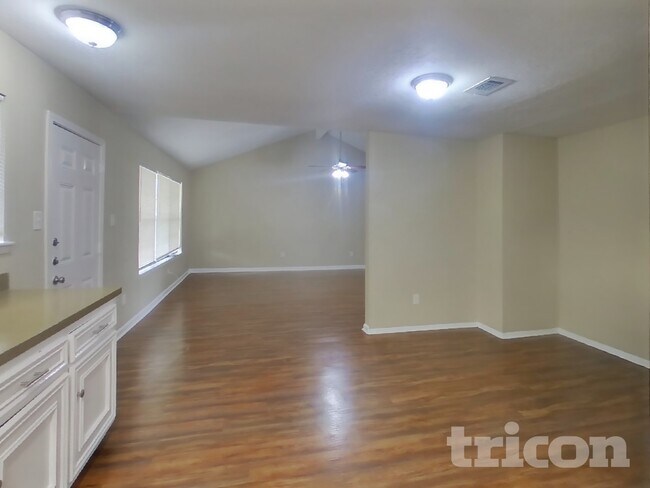 Foto del edificio - 5722 Yorkgate Dr