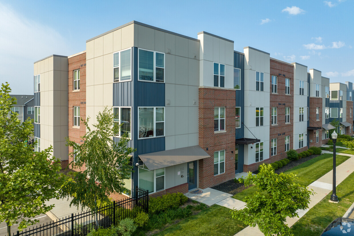 Primary Photo - Legacy Pointe at Poindexter Apartments