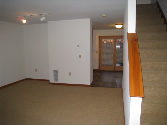 Building Photo - Saybrook Townhouses