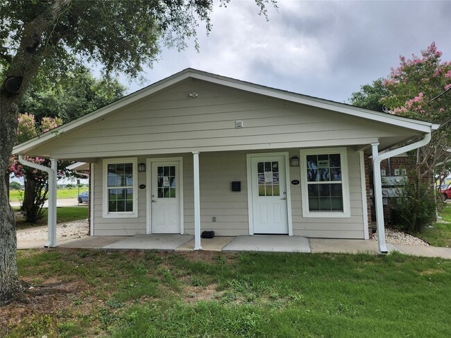 Building Photo - 1000 S 8th St