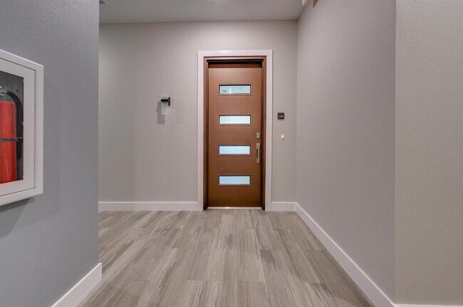 Foto del edificio - 4325 Jackson Ave