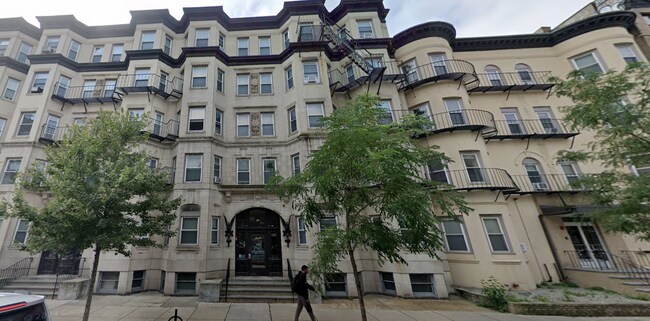 Building Photo - 28 Westland Ave