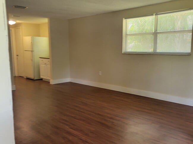 Building Photo - 5313 Oakwood Ct