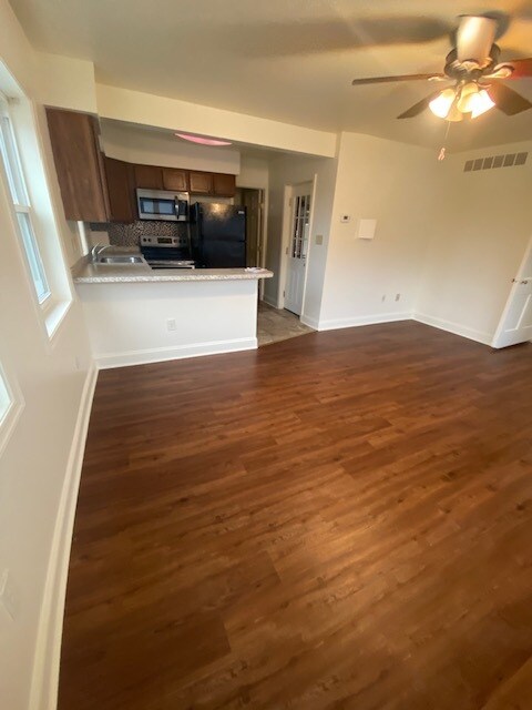 Foto del edificio - 106 Valley Rd