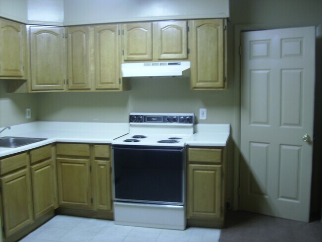 Building Photo - 411 Allen Dr