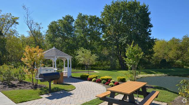 Picnic Area - Marlton Gateway Apartments