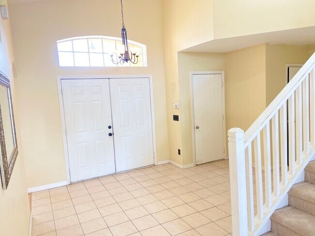 Building Photo - 214 Prince Charles Dr