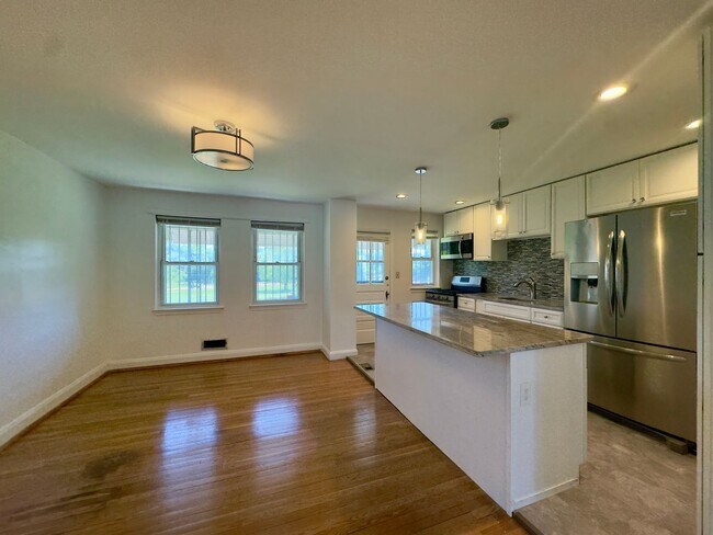 Building Photo - 5781 Edgepark Rd