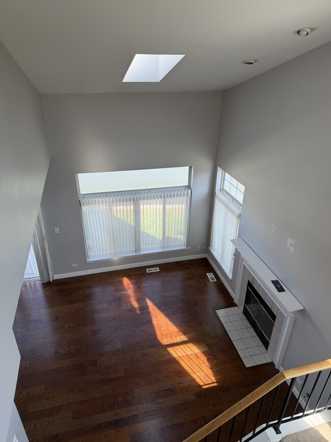 Building Photo - 1047 Hinswood Dr