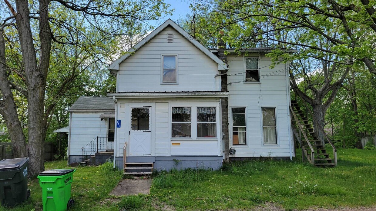 Primary Photo - 661 Summit Ct