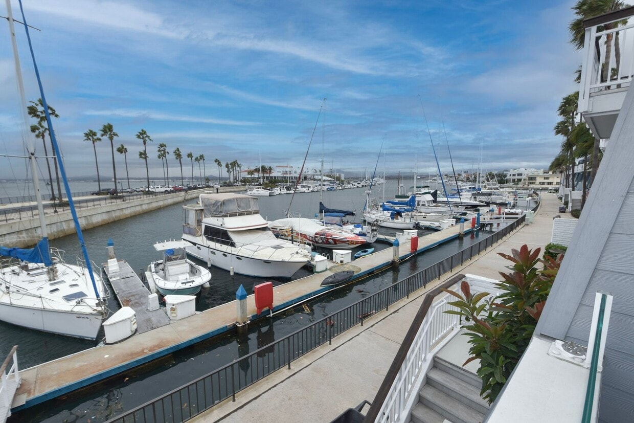 32 Montego Ct Unit Vacation Rental, Coronado, CA 92118 Room for Rent