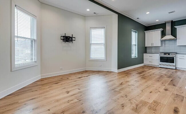 Foto del edificio - 2624 N Lincoln Ave