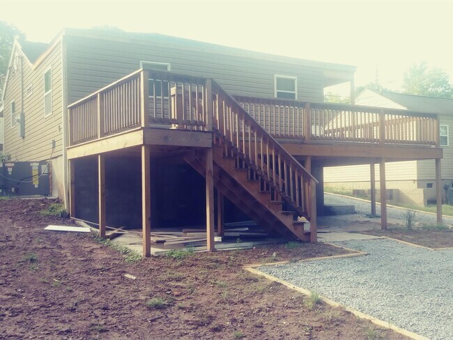 Building Photo - 419 Furman Rd