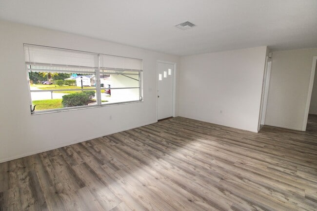 Foto del edificio - Venice East Annual House for Rent