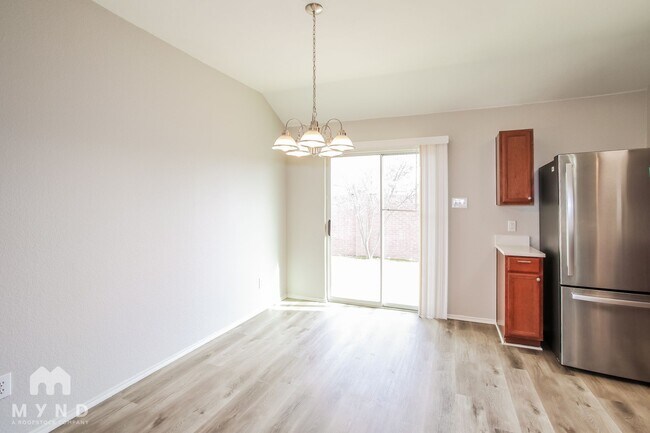 Foto del edificio - 4613 Redbud Dr