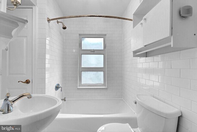 Foto del edificio - 1613 Laurel St