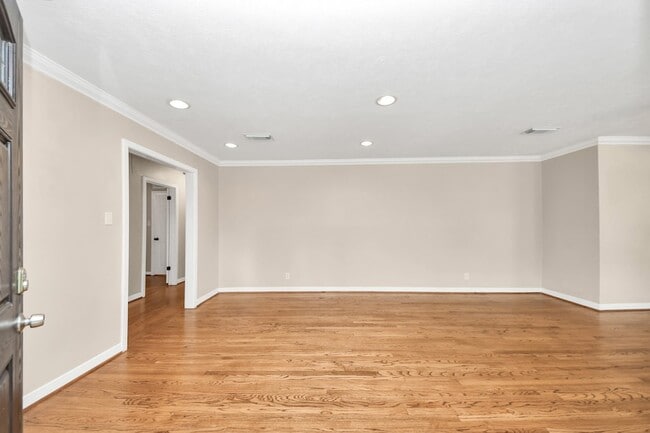Building Photo - 3419 Norris Dr