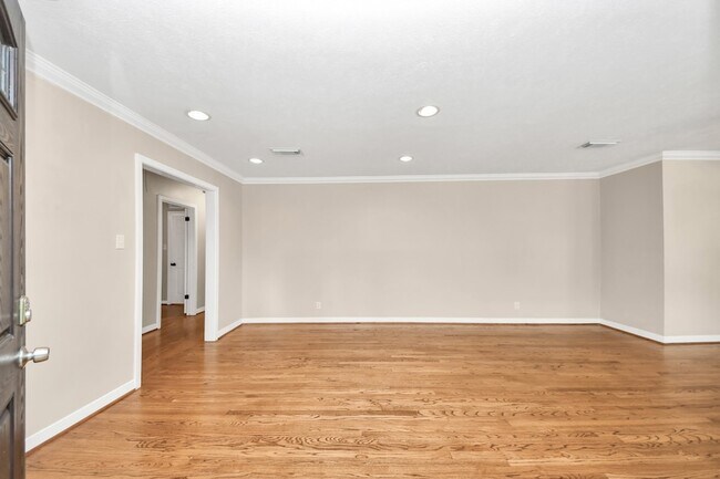 Foto del edificio - 3419 Norris Dr