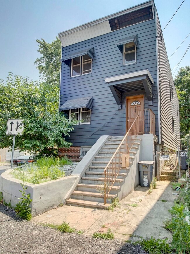 Building Photo - 276 Van Wagenen Ave