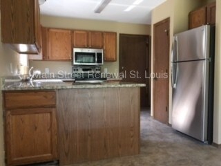 Building Photo - 1127 Riverwood Place Dr