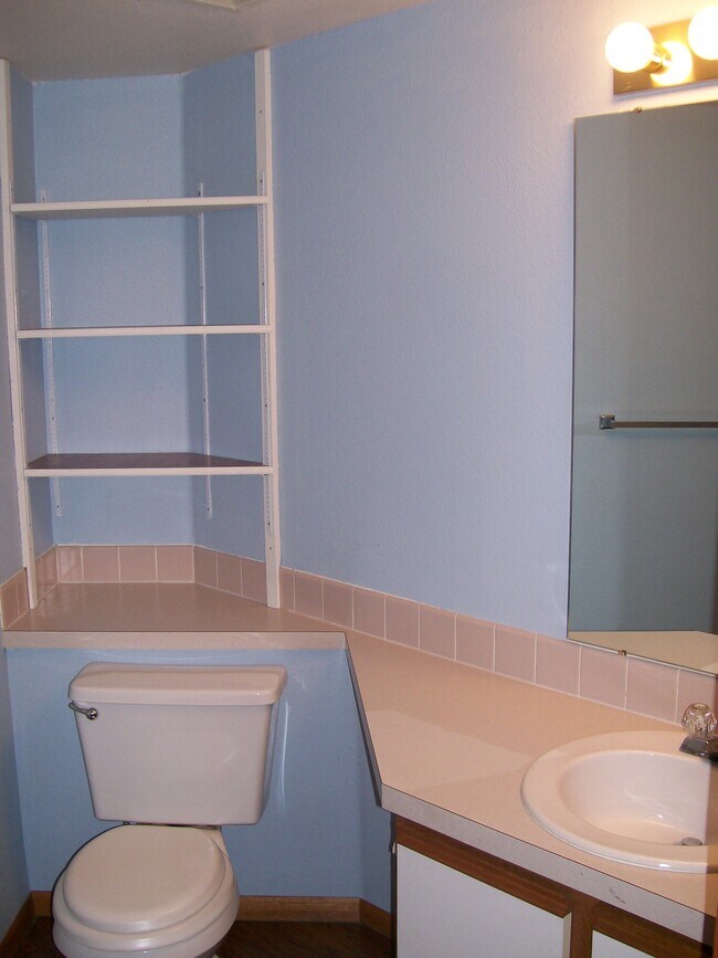 Foto del edificio - 2900 Ross Dr