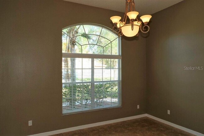 Foto del edificio - 4906 E Lake Cove Blvd