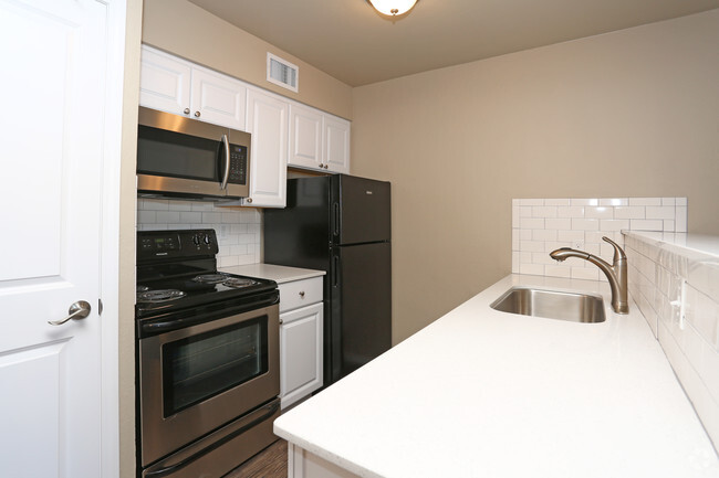 1HAB, 1BA - 650 ft² - Cocina - The Terraces at Lakehurst