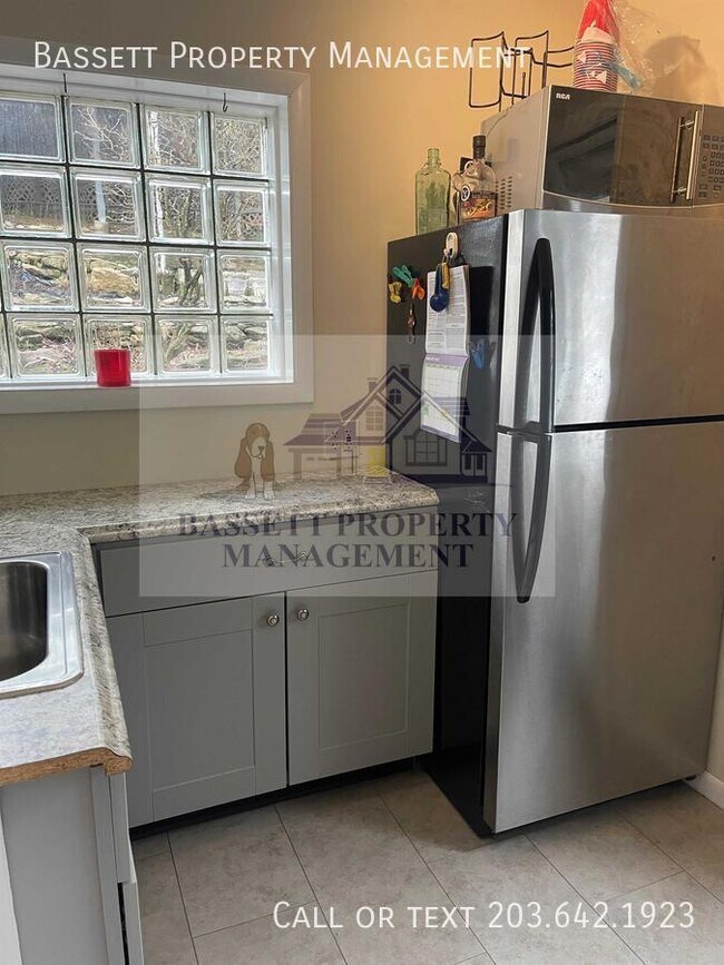 Foto del edificio - 2 Clark Ave