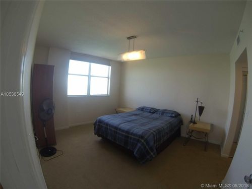 Foto del edificio - 1625 79th Street Causeway