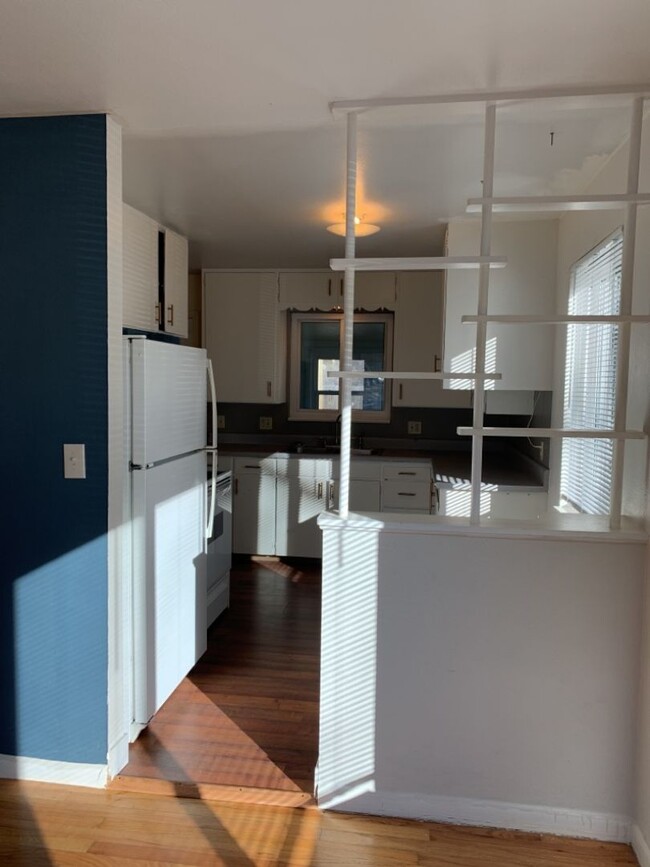 Building Photo - 1312-1314 Castlerock Drive