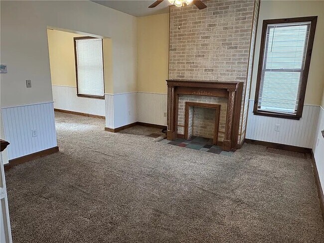 Building Photo - 227 Amy Ave