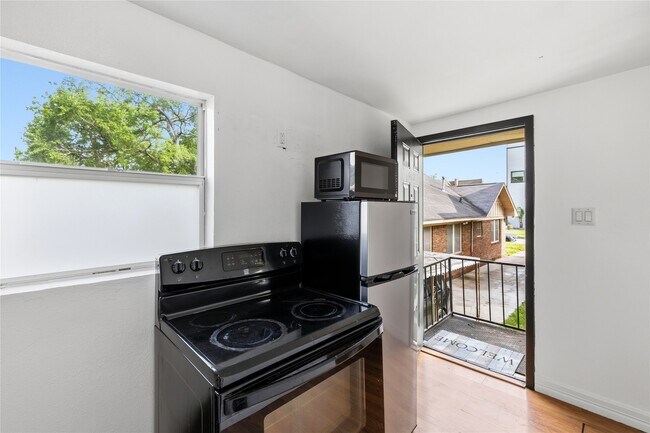 Foto del edificio - 2218 Arbor St