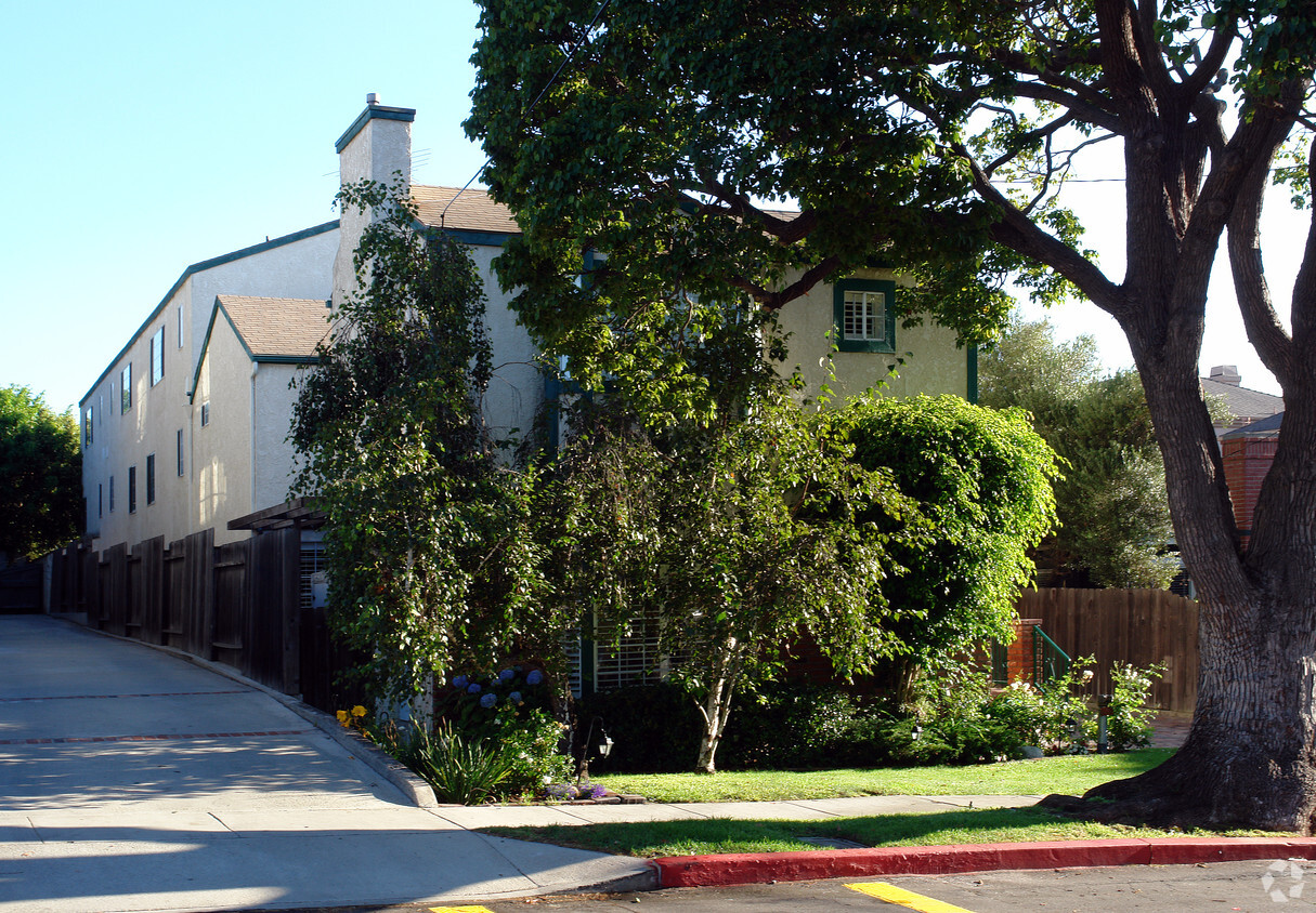 Building Photo - 135 W Palm Ave