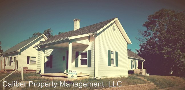 Building Photo - 800 W 6th St