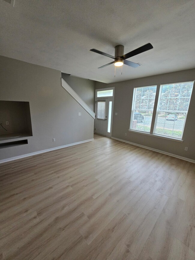 Building Photo - 3400 Old Bainbridge Rd