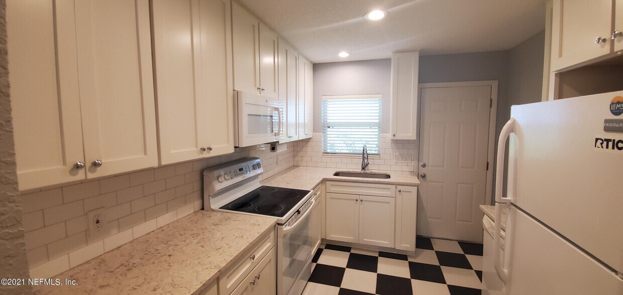 Foto principal - 1083 Willow Branch Ave