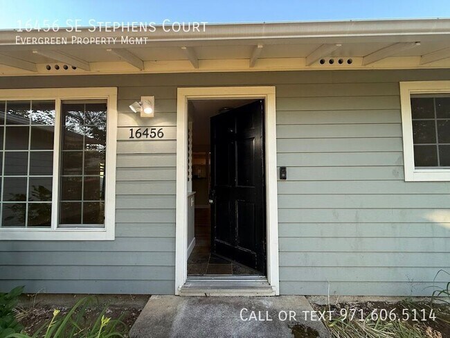 Foto del edificio - 16456 SE Stephens Ct