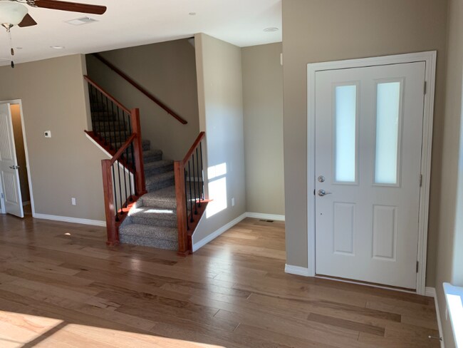 Foto del edificio - 3021 Upland Dr