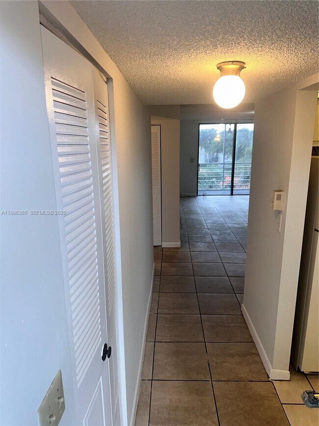 Foto del edificio - 1830 SW 81st Ave