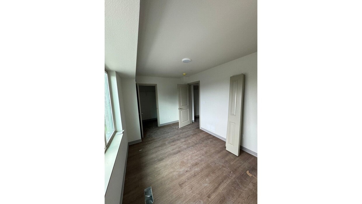 Building Photo - 1140 Cousy Lp