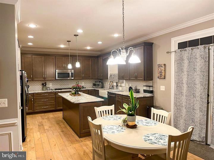 Foto principal - 6543 Macklin St