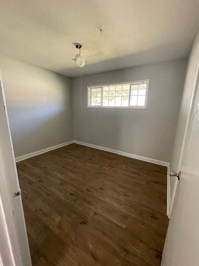 Building Photo - Home for rent!