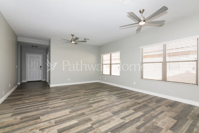 Building Photo - 13856 W Ironwood St