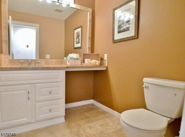 Building Photo - 136 Castle Ridge Dr